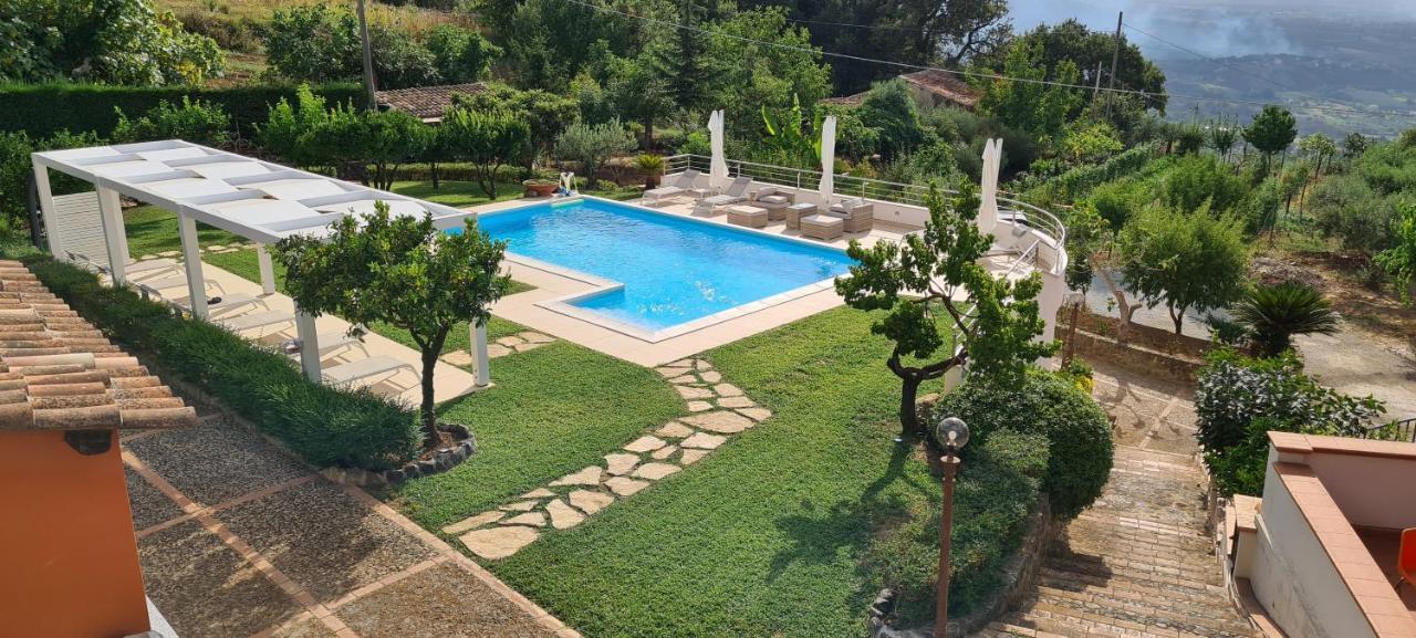 Villa Zufro 비보발렌티아 외부 사진